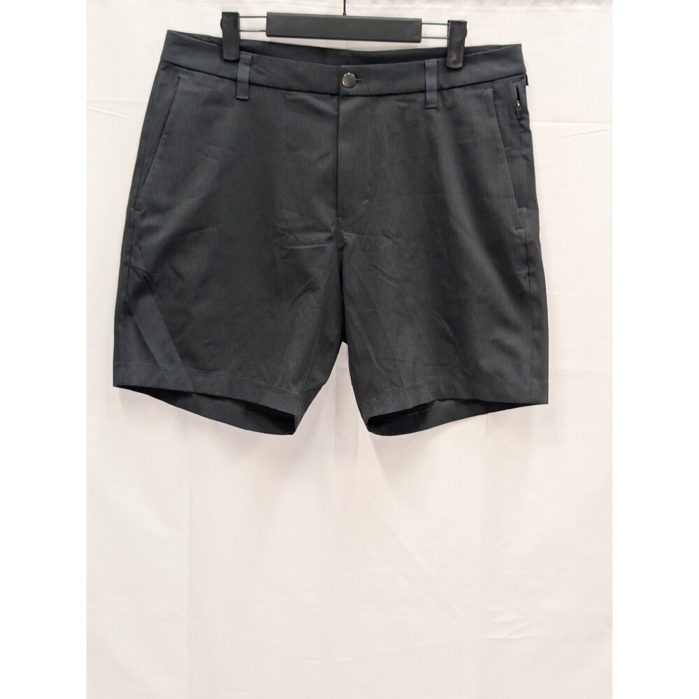Lululemon Commission Classic-Fit Short 7" *Ventlight *Size 32*